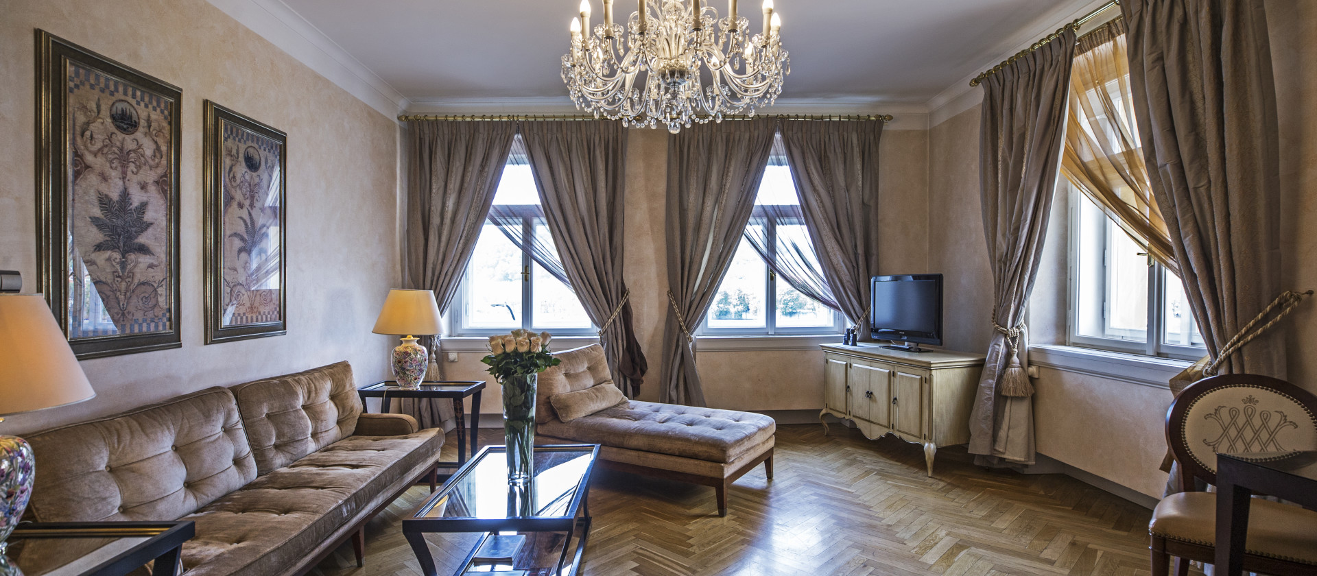 Deluxe suite - river view