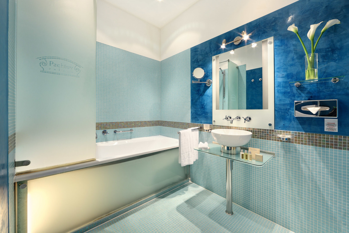 Deluxe Suite (1).jpg