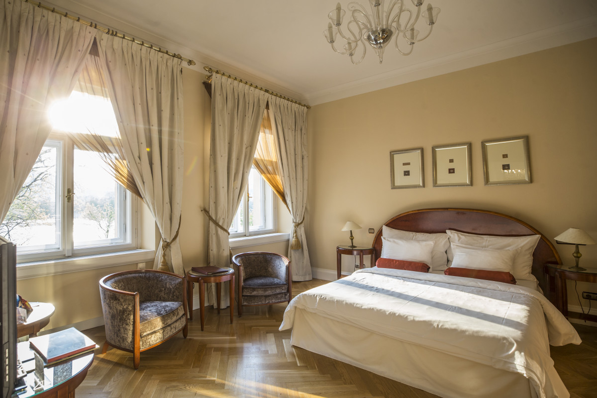 Lutetia bedroom.JPG