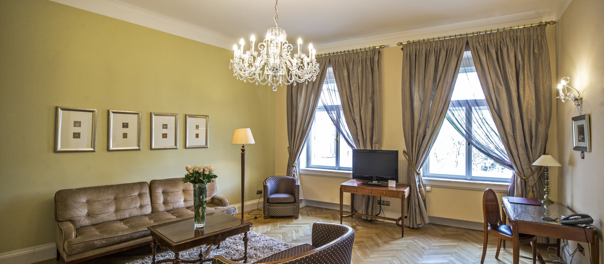 Lutetia suite