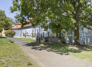 Zahradní bistro - FOOD MARKET v zámeckém parku Peruc